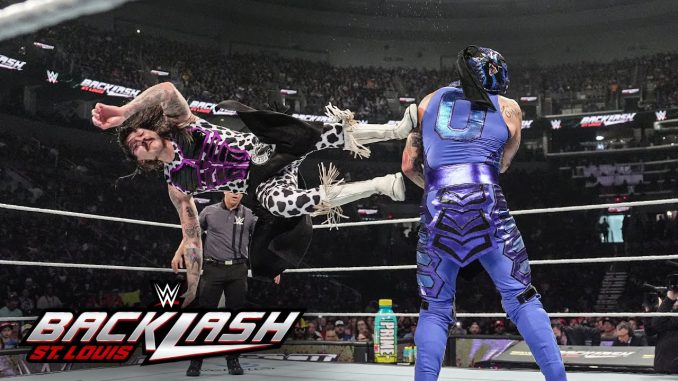 Dominik Mysterio retiene el Título Intercontinental ante Penta tras la Dominik Mysterio retiene el Título Intercontinental ante Penta tras la intervención de El Grande Americano
