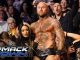 Aleister Black derrota a Damian Priest en un Last Man Standing Match con ayuda de Zelina Vega
