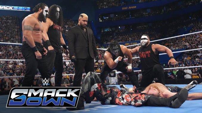 Solo Sikoa y su MFT atacan a Sami Zayn y Solo Sikoa y su MFT atacan a Sami Zayn y Shinsuke Nakamura en Australia
